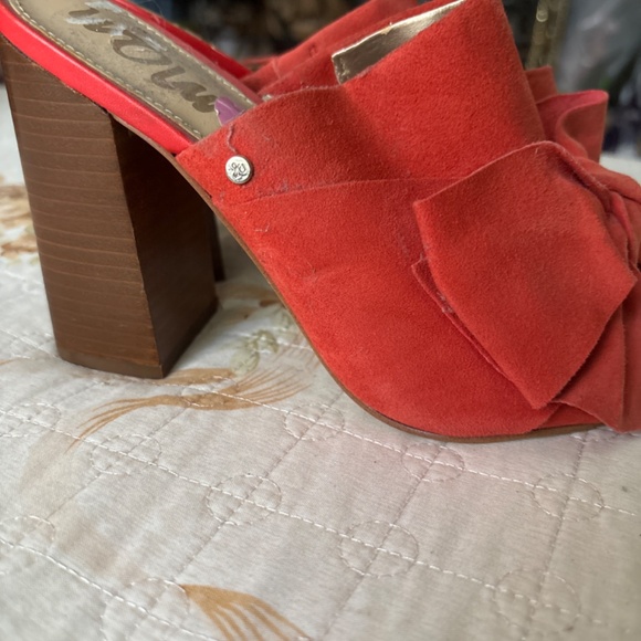 Heels - Picture 3 of 3